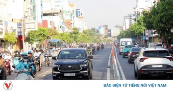 Đường Cộng Hòa thông thoáng trong ngày thử nghiệm phương án phân làn linh hoạt