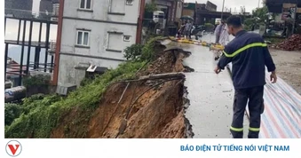 Đường lên Cổng Trời Tam Đảo sạt lở sau mưa lớn