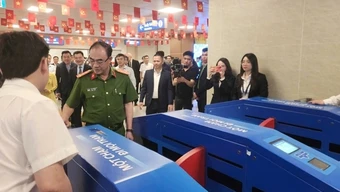 Đường sắt đô thị hút khách nhờ soát vé tự động
