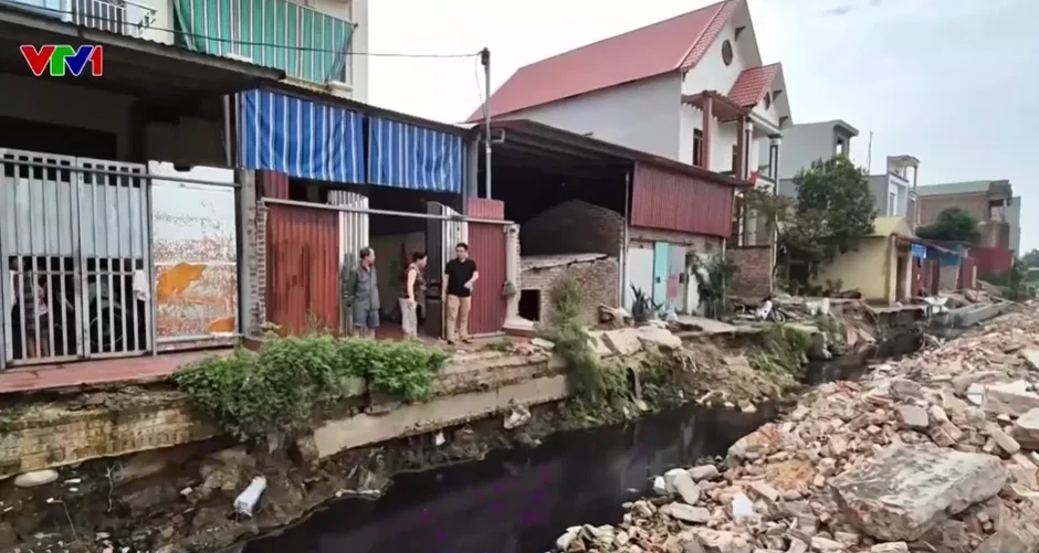 Đường thi công dang dở ảnh hưởng đến cuộc sống người dân Đường thi công dang dở ảnh hưởng đến cuộc sống người dân