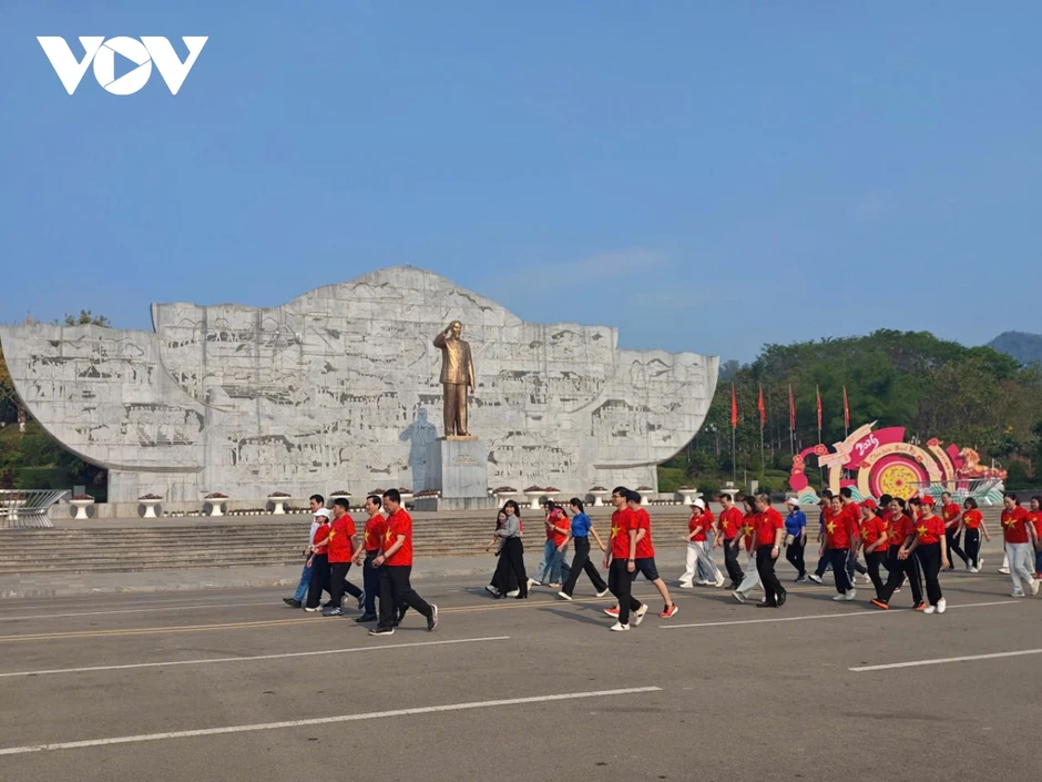 Gần 1.500 đại biểu tham gia mít tinh phát động Ngày Sức khỏe toàn dân tại Sơn La Gần 1.500 đại biểu tham gia mít tinh phát động Ngày Sức khỏe toàn dân tại Sơn La