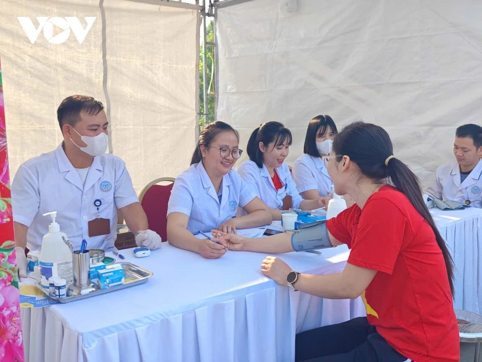 Gần 1.500 đại biểu tham gia mít tinh phát động Ngày Sức khỏe toàn dân tại Sơn La Gần 1.500 đại biểu tham gia mít tinh phát động Ngày Sức khỏe toàn dân tại Sơn La