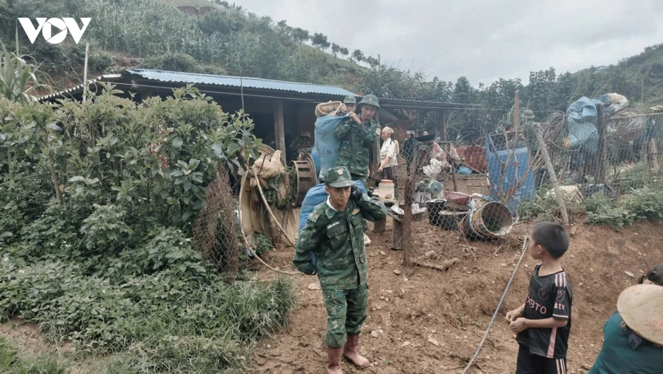 Gần 20 ngôi nhà thiệt hại do mưa lớn, sạt lở đất ở Sơn La Gần 20 ngôi nhà thiệt hại do mưa lớn, sạt lở đất ở Sơn La