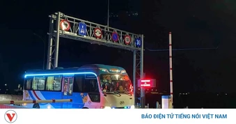 Gần 3.000 lượt xe qua 5 trạm trên cao tốc Bắc - Nam sau 4 giờ thu phí đầu tiên