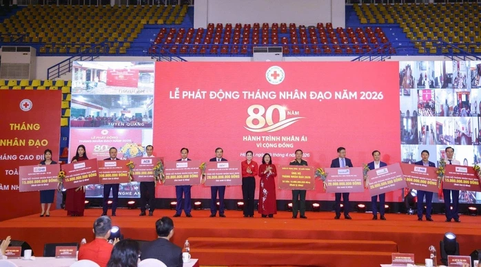 Gần 350 tỉ đồng được tiếp nhận tại Lễ phát động Tháng nhân đạo năm 2026 Gần 350 tỉ đồng được tiếp nhận tại Lễ phát động Tháng nhân đạo năm 2026