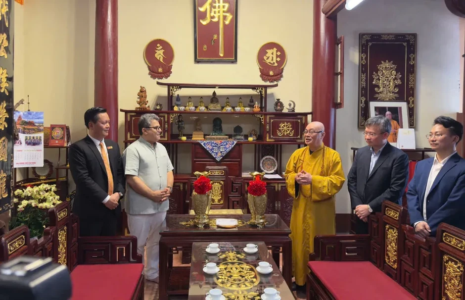 Gần 400 đại biểu quốc tế trải nghiệm “Du xuân hữu nghị 2026” tại Chùa Hương Gần 400 đại biểu quốc tế trải nghiệm “Du xuân hữu nghị 2026” tại Chùa Hương