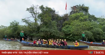 Gần 400 đại biểu quốc tế trải nghiệm “Du xuân hữu nghị 2026” tại Chùa Hương