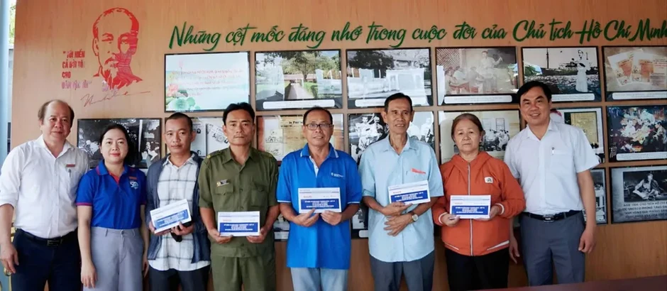 Gần 476 tỷ đồng tặng quà người có công nhân dịp kỷ niệm 79 năm Ngày Thương binh - Liệt sĩ Gần 476 tỷ đồng tặng quà người có công nhân dịp kỷ niệm 79 năm Ngày Thương binh - Liệt sĩ