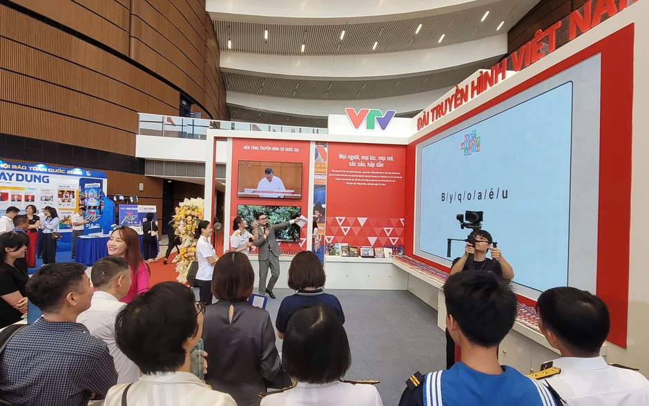 Gắn nhãn AI cho tác phẩm báo chí: Cam kết minh bạch đối với công chúng Gắn nhãn AI cho tác phẩm báo chí: Cam kết minh bạch đối với công chúng