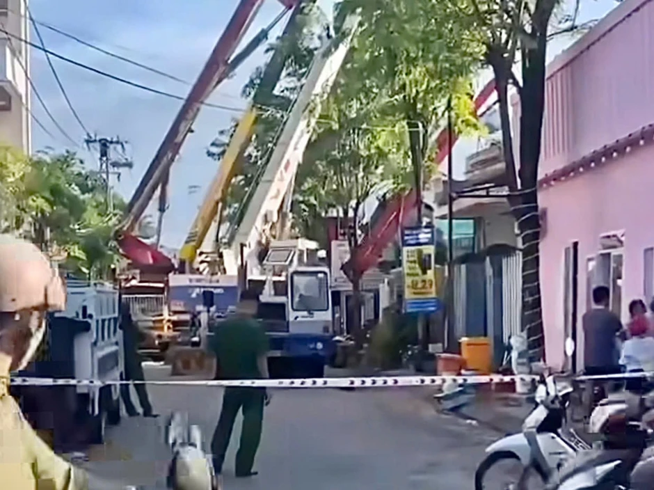 Gia Lai: Gãy cần bơm bê tông, 4 người người thương vong Gia Lai: Gãy cần bơm bê tông, 4 người người thương vong