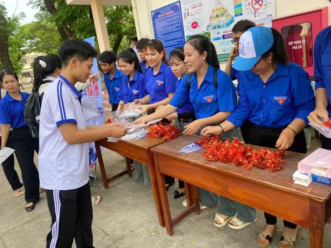 Gia Lai: Hàng nghìn màu áo xanh tiếp sức mùa thi tốt nghiệp THPT 2026 Gia Lai: Hàng nghìn màu áo xanh tiếp sức mùa thi tốt nghiệp THPT 2026