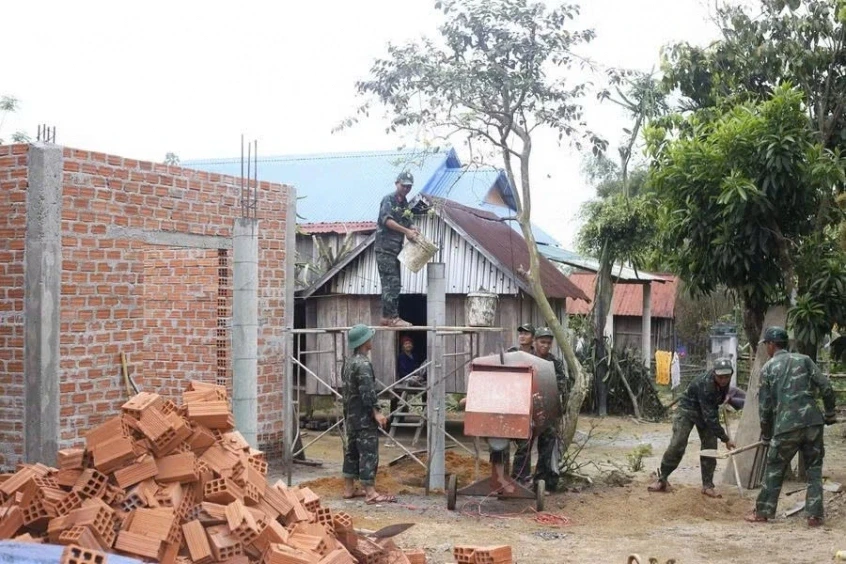 Gia Lai huy động quân đội xây mới và sửa chữa 76 nhà ở cho gia đình người có công Gia Lai huy động quân đội xây mới và sửa chữa 76 nhà ở cho gia đình người có công