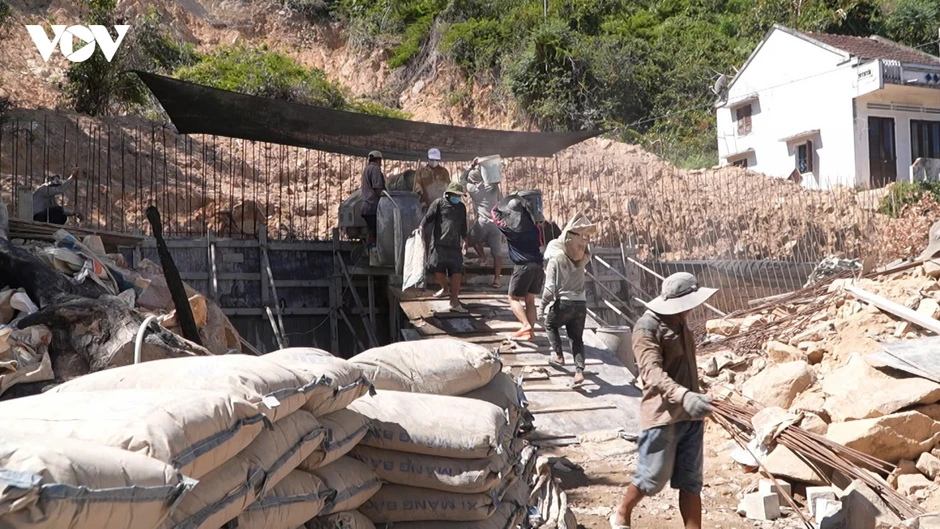 Gia Lai khẩn trương gia cố các điểm xung yếu trước mùa mưa bão Gia Lai khẩn trương gia cố các điểm xung yếu trước mùa mưa bão