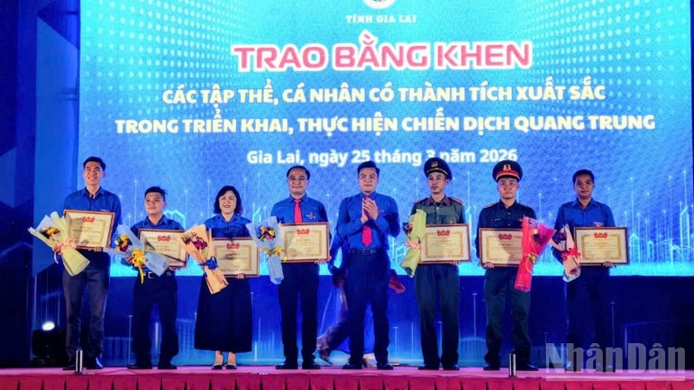 Gia Lai long trọng kỷ niệm 95 năm Ngày thành lập Đoàn Thanh niên Cộng sản Hồ Chí Minh Gia Lai long trọng kỷ niệm 95 năm Ngày thành lập Đoàn Thanh niên Cộng sản Hồ Chí Minh