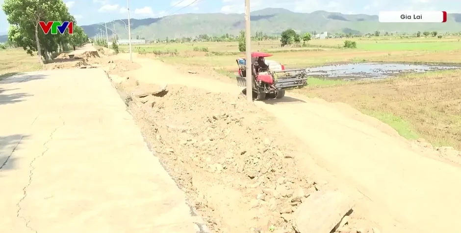 Gia Lai: Người dân mòn mỏi chờ khắc phục tuyến đường trục chính sau nửa năm sạt lở Gia Lai: Người dân mòn mỏi chờ khắc phục tuyến đường trục chính sau nửa năm sạt lở