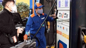 Giá xăng dầu đồng loạt giảm, xăng RON95-III giảm 3.883 đồng/lít