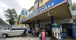 Giá xăng E10RON95-III tăng lên thành 27.087 đồng/lít
