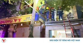 Giải cứu ba người mắc kẹt trong căn nhà cháy lúc rạng sáng ở Thanh Hóa