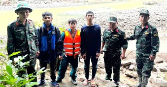 Giải cứu thành công người dân gặp nạn trên sông Đồng Nai