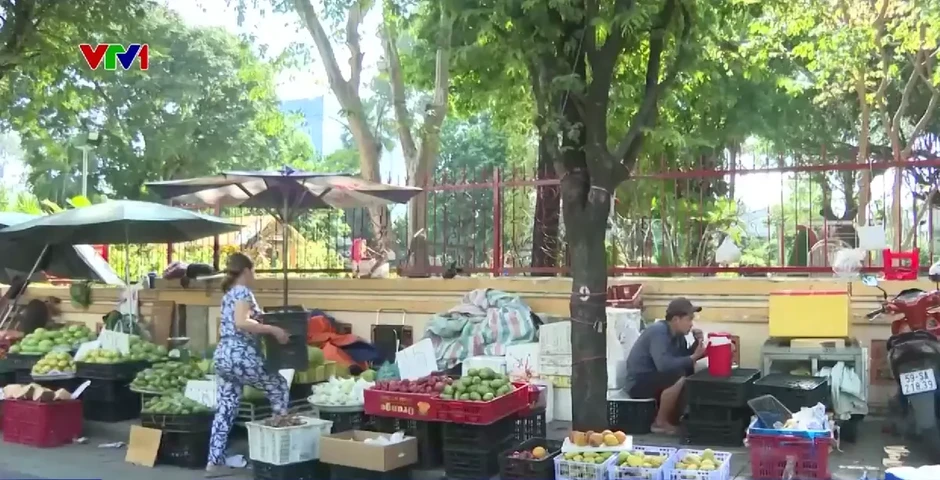 Giải quyết tình trạng tái lấn chiếm vỉa hè: Đòi hỏi những giải pháp căn cơ Giải quyết tình trạng tái lấn chiếm vỉa hè: Đòi hỏi những giải pháp căn cơ