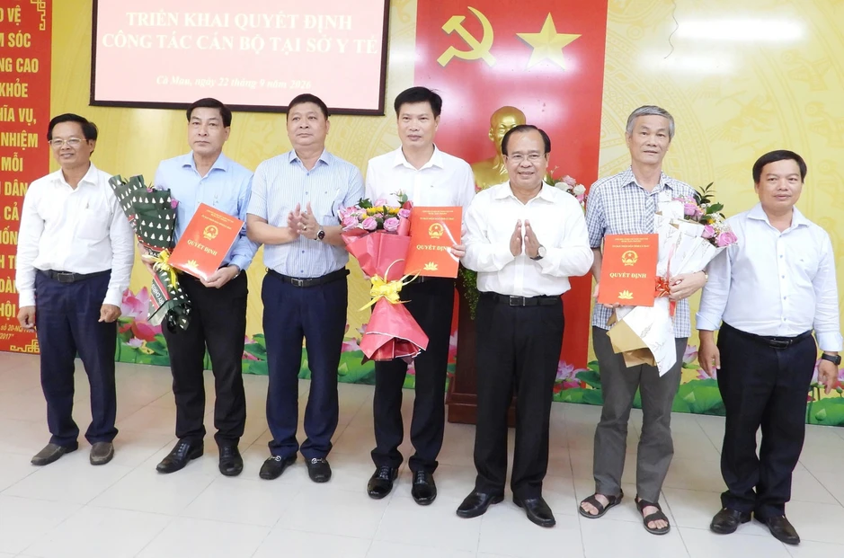 Giám đốc Sở Y tế Cà Mau thôi chức theo nguyện vọng cá nhân Giám đốc Sở Y tế Cà Mau thôi chức theo nguyện vọng cá nhân
