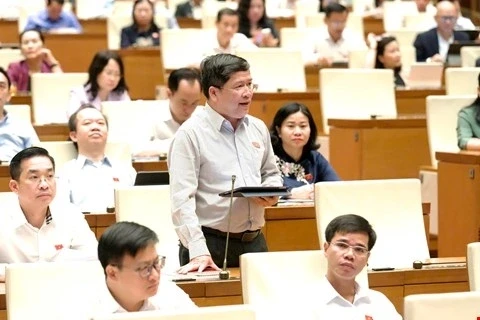 Giãn dân, di dời trụ sở để giải “bài toán” ô nhiễm Thủ đô