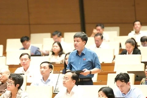Giãn dân, di dời trụ sở để giải “bài toán” ô nhiễm Thủ đô