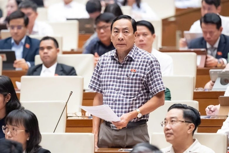 Giãn dân, di dời trụ sở để giải “bài toán” ô nhiễm Thủ đô