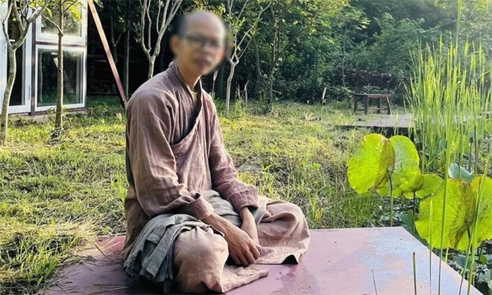 Giáo hội Phật giáo Việt Nam thông tin về nhân vật mặc áo cư sĩ đang gây xôn xao mạng xã hội Giáo hội Phật giáo Việt Nam thông tin về nhân vật mặc áo cư sĩ đang gây xôn xao mạng xã hội