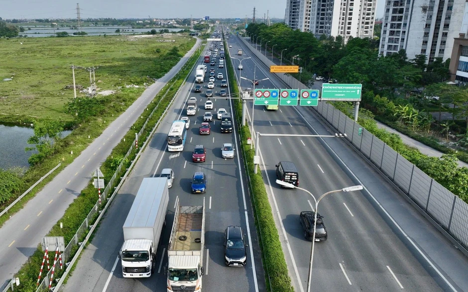 Giao thông Hà Nội ngày cuối kỳ nghỉ lễ: Cửa ngõ di chuyển chậm, nội thành thông thoáng Giao thông Hà Nội ngày cuối kỳ nghỉ lễ: Cửa ngõ di chuyển chậm, nội thành thông thoáng