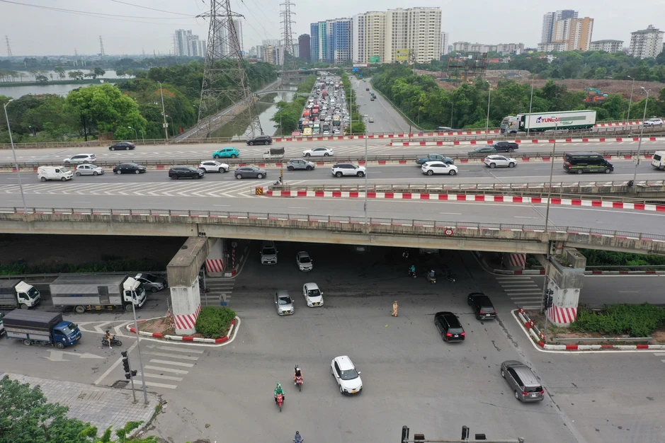 Giao thông Hà Nội ngày cuối kỳ nghỉ lễ: Cửa ngõ di chuyển chậm, nội thành thông thoáng Giao thông Hà Nội ngày cuối kỳ nghỉ lễ: Cửa ngõ di chuyển chậm, nội thành thông thoáng