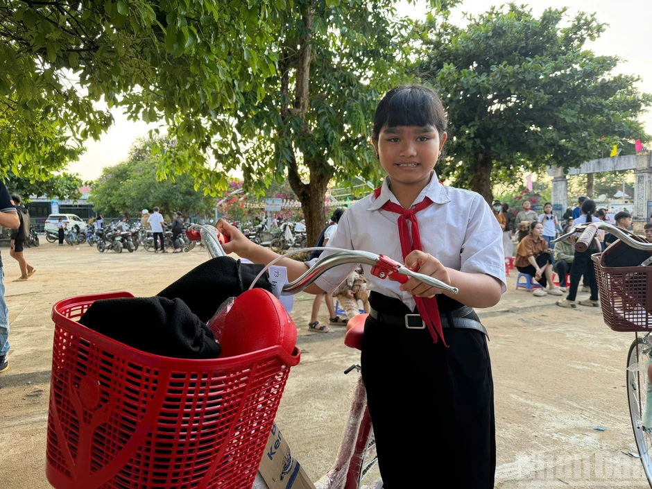 Gieo sinh kế trên vùng đất sau lũ Gieo sinh kế trên vùng đất sau lũ