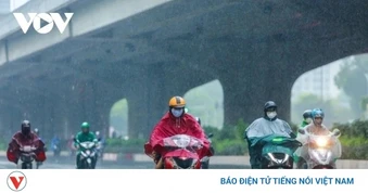 Gió mùa Đông Bắc gây mưa dông diện rộng ở Bắc Bộ và Bắc Trung Bộ trong ngày 4/5