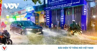 Gió mùa Đông Bắc tràn về, Bắc Bộ và Trung Bộ mưa dông diện rộng, nguy cơ có mưa đá