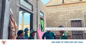 Giông lốc quật ngã hàng trăm cây xanh, tốc mái 18 căn nhà ở Huế