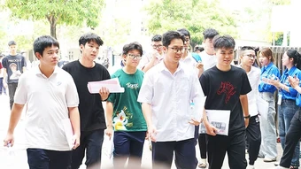 Giữ chuẩn đầu vào đại học