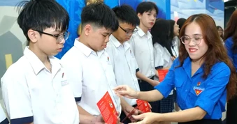 Giữ nhiệt huyết tuổi trẻ trong kỷ nguyên mới