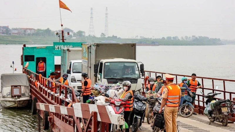 Giữ vững trật tự an toàn giao thông địa bàn Thủ đô Giữ vững trật tự an toàn giao thông địa bàn Thủ đô
