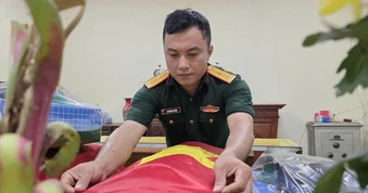 Giữa mưa rừng biên giới, các anh đã được tìm thấy