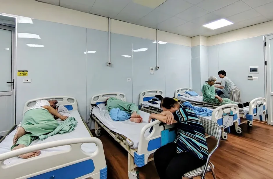 Gồng mình dưới “chảo lửa” hơn 40°C Gồng mình dưới “chảo lửa” hơn 40°C