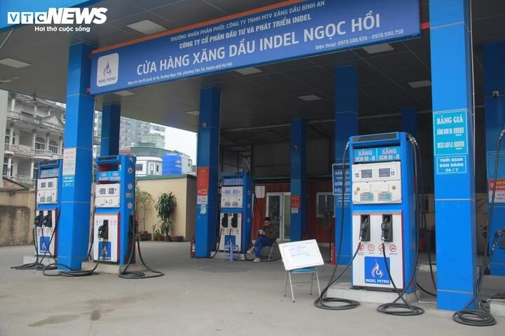 Hà Nội: 21 cây xăng dừng và hạn chế bán Hà Nội: 21 cây xăng dừng và hạn chế bán
