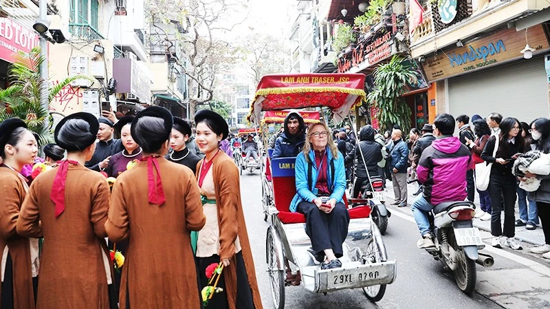 Hà Nội 2125: Từ linh địa đến đô thị tương lai Hà Nội 2125: Từ linh địa đến đô thị tương lai