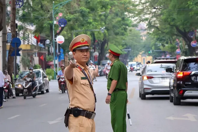 Hà Nội: Bảo đảm giao thông thông suốt trong ngày đầu Kỳ thi tốt nghiệp THPT năm 2026 Hà Nội: Bảo đảm giao thông thông suốt trong ngày đầu Kỳ thi tốt nghiệp THPT năm 2026