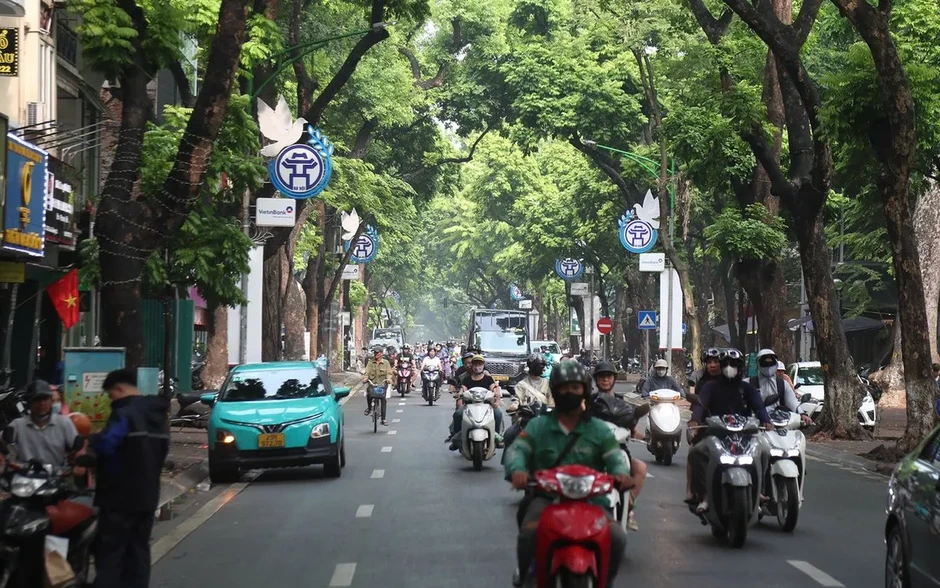 Hà Nội cấm xe máy xăng không đạt chuẩn vào Vành đai 1 từ năm 2028, thí điểm từ 1/7/2026 Hà Nội cấm xe máy xăng không đạt chuẩn vào Vành đai 1 từ năm 2028, thí điểm từ 1/7/2026