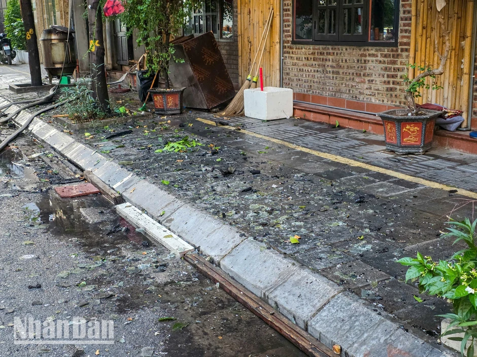 Hà Nội: Cháy tại nhà hàng 3 tầng trên phố Tăng Bạt Hổ, không có thiệt hại về người Hà Nội: Cháy tại nhà hàng 3 tầng trên phố Tăng Bạt Hổ, không có thiệt hại về người