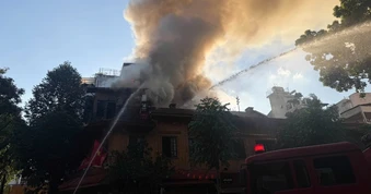 Hà Nội: Cháy tại nhà hàng 3 tầng trên phố Tăng Bạt Hổ, không có thiệt hại về người