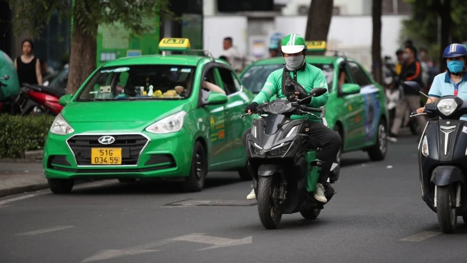 Hà Nội có thể chưa cấm xe ôm công nghệ chạy xăng vào Vùng phát thải thấp từ 1/7 Hà Nội có thể chưa cấm xe ôm công nghệ chạy xăng vào Vùng phát thải thấp từ 1/7