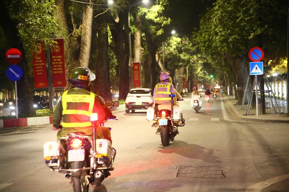 Hà Nội, Công an các đơn vị xuyên đêm bảo đảm ANTT trước ngày bầu cử Hà Nội, Công an các đơn vị xuyên đêm bảo đảm ANTT trước ngày bầu cử