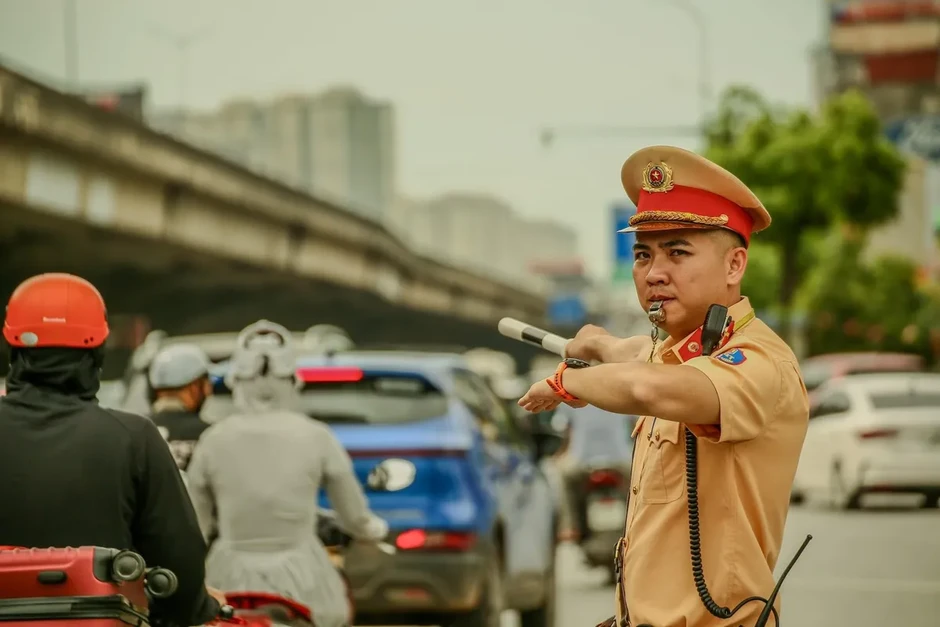 Hà Nội: CSGT dùng xe chuyên dụng dẫn đường đưa sản phụ đi sinh kịp thời Hà Nội: CSGT dùng xe chuyên dụng dẫn đường đưa sản phụ đi sinh kịp thời