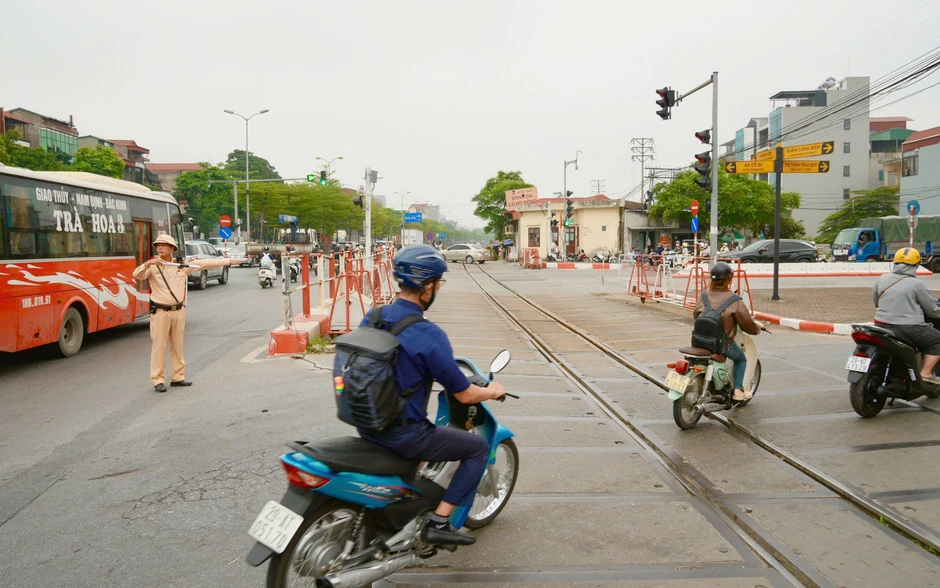 Hà Nội: CSGT triển khai nhiều giải pháp bảo đảm an toàn giao thông đường sắt Hà Nội: CSGT triển khai nhiều giải pháp bảo đảm an toàn giao thông đường sắt